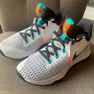 Mens nike air zoom sneakers